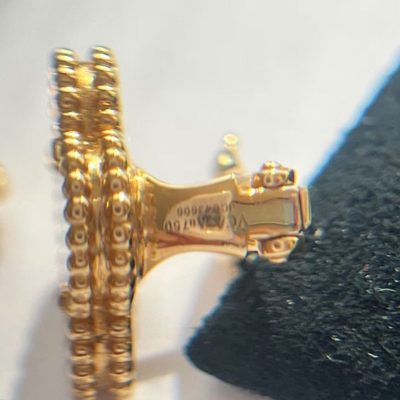 Van Cleef & Arpels 18K Gold Mother of Pearl Vintage Alhambra Earrings - Picture 3 of 5